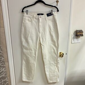 NWT Hollister Women's Cream High Rise Mom Jeans in Sz 10S-30S